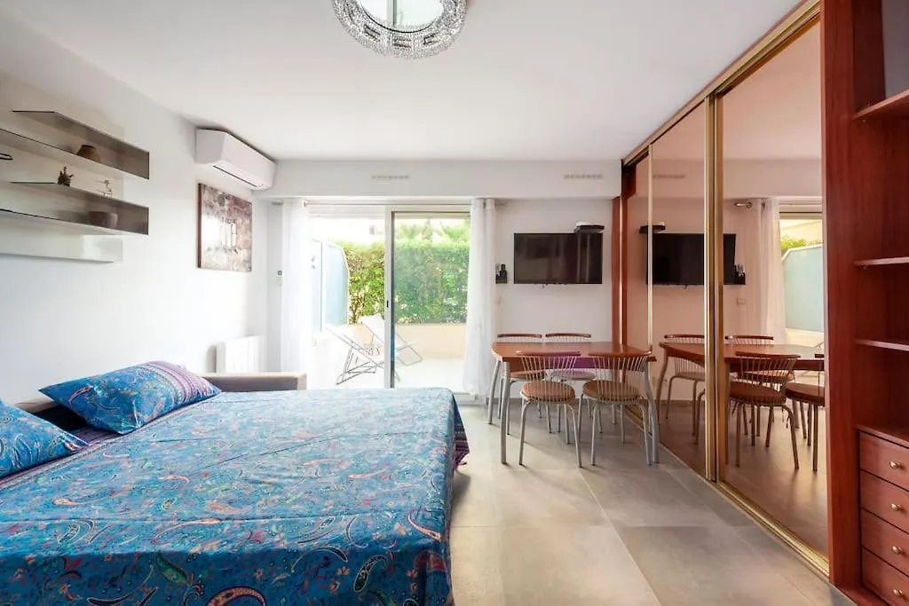 Superbe Studio Avec Terrasse En Front De Mer Menton Frankrig