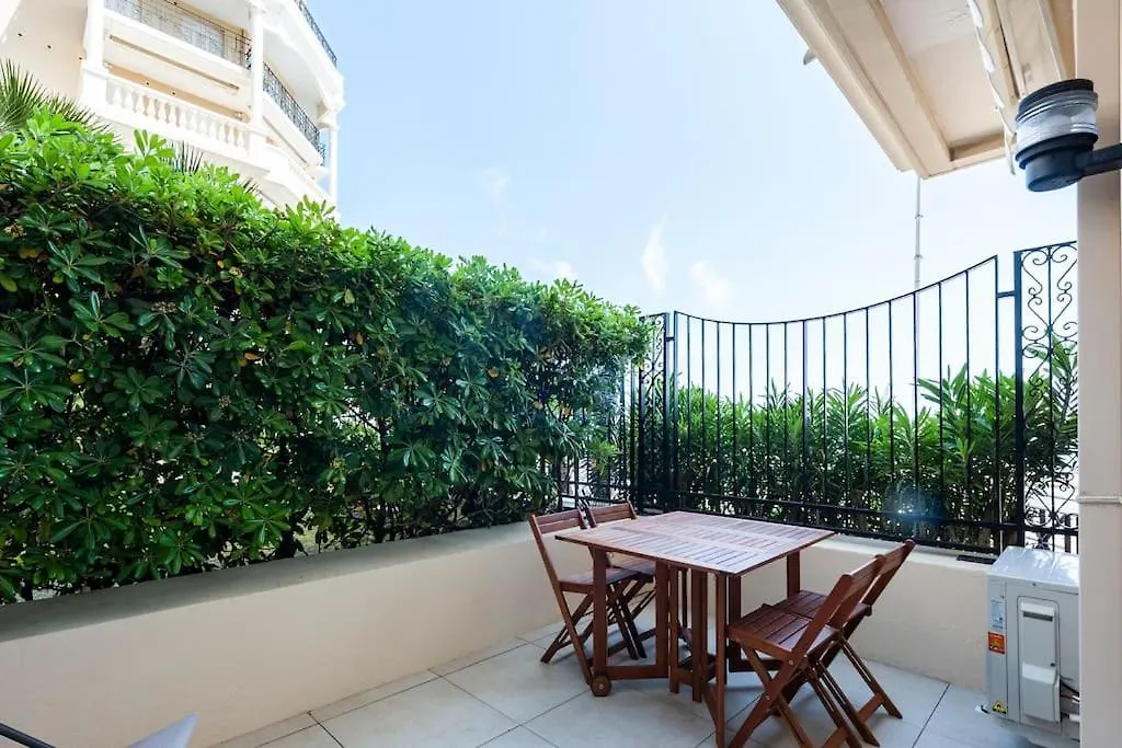 Superbe Studio Avec Terrasse En Front De Mer Menton Lejlighed