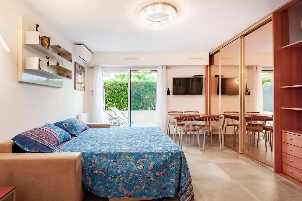 Superbe Studio Avec Terrasse En Front De Mer Menton Apartamento