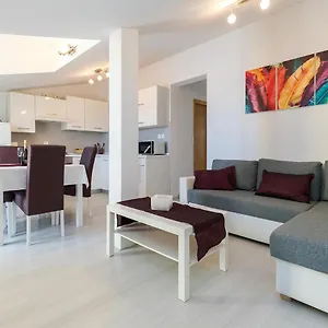https://apartments-olea.in-istria.net